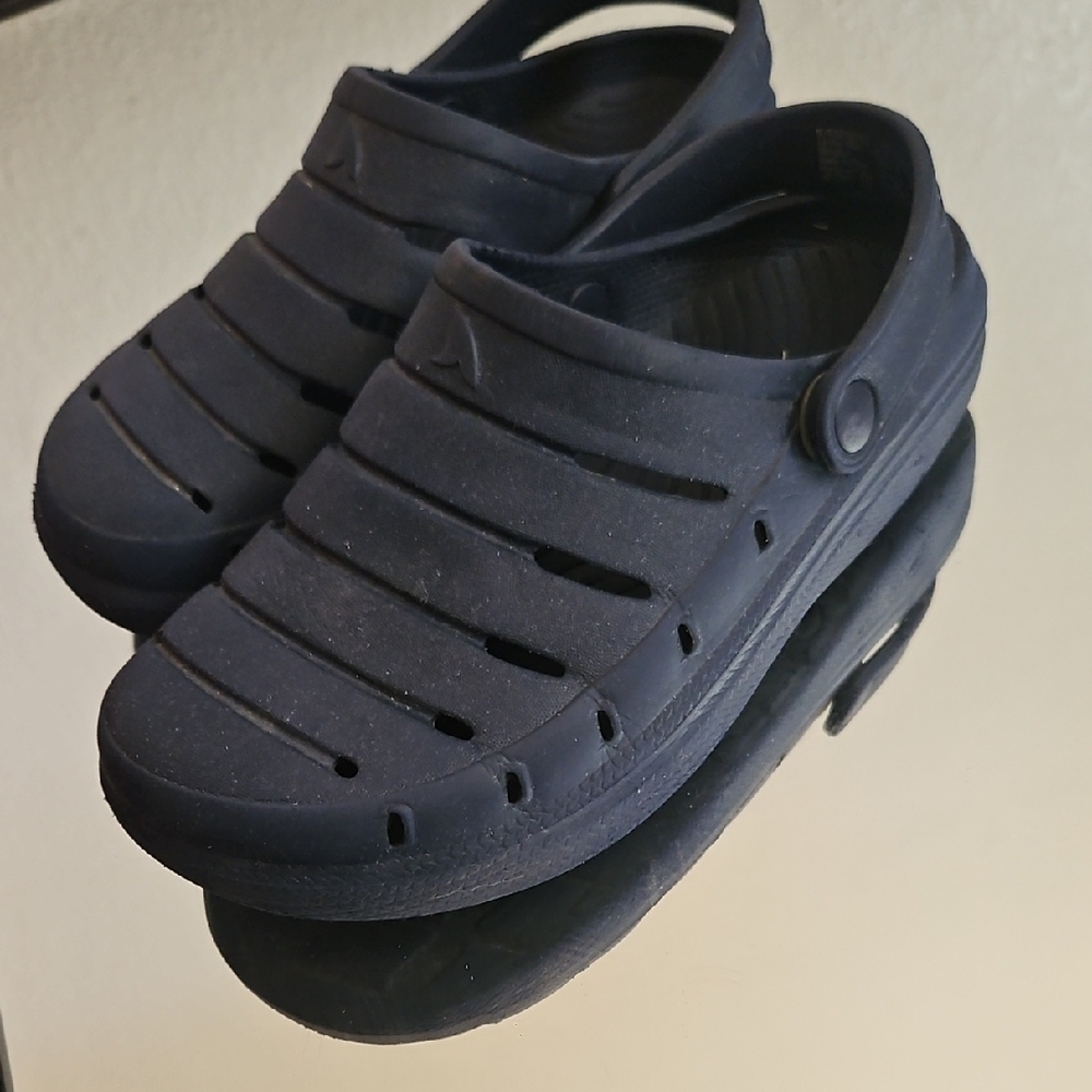 Kids Navy Clogs - Picture 4 of 7